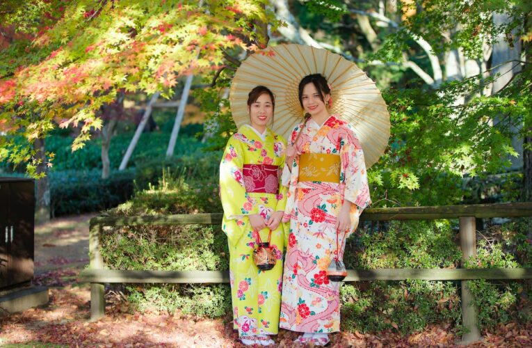 Saiba se existe plus size kimono e de onde veio essa peça de roupa milenar!